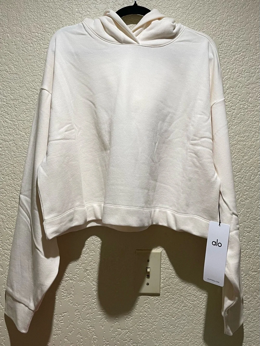 Alo NWT Bae Hoodie Ivory Cream Cropped Pullover Sweatshirt Size L